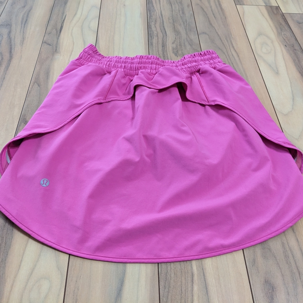 EUC! Lululemon Hotty Hot Skirt In Bright Pink Size 4 - Picture 12 of 14